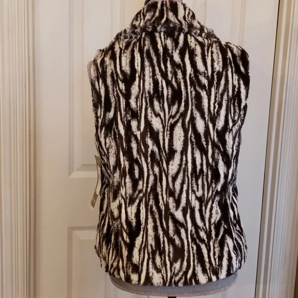 Erin London vest - Picture 3 of 5